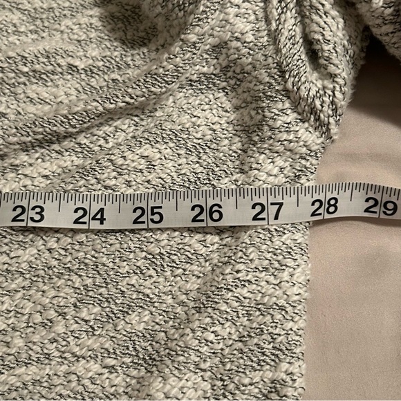 Free People FP Beach Fireside Gray White Textured Cover-up Tunic Sweater Sz M/L - Picture 8 of 12